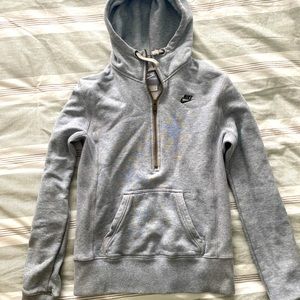 Nike grey 1/2 zip sweatshirt